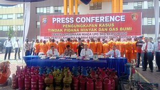 Tersangka penyelewengan BBM bersubsidi di Riau (foto/int)